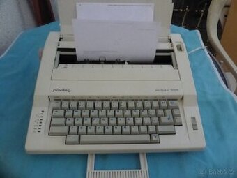 Elektrický psací stroj PRIVILEG Electronic 5005