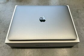 MacBook Pro 256GB 2018, nová baterie a topcase