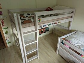 Sestava dvou detskych posteli z masivu Flexa