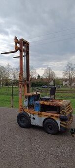 Desta 1622 benzín čtyřkolová