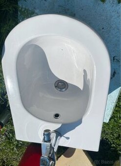 Závěsný bidet