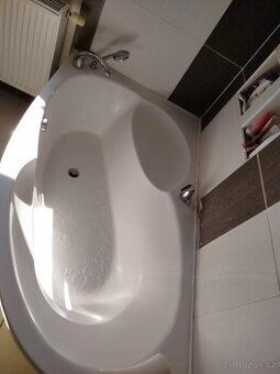 Rohová vana včetně nové, tříbodové baterie