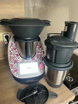 Thermomix s příslušenstvím - v záruce