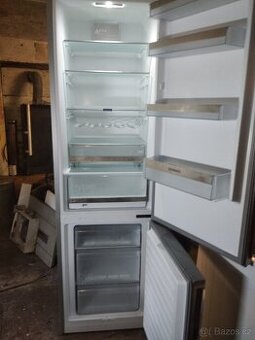 lednice s mrazákem Siemens 200/60 cm A+++