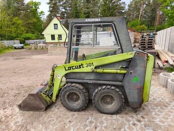 Smykový nakladač Locust 301