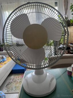 Stolní větrák, průměr 30cm, 3 rychlosti