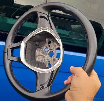 Prodám kožený volant bez airbagu VW T6