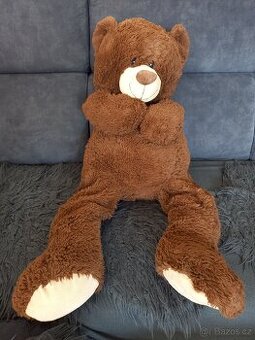 Velký plyšový medvěd hnědý
