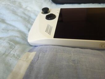 Asus Rog Ally Z1 EXTREME plus pouzdro.