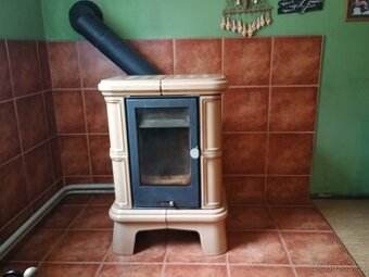 Starší krbová kachlová kamna SIENA