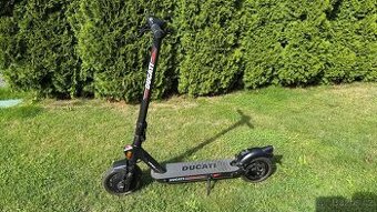 Koloběžka DUCATI