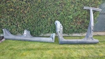 Nissan Note I E11 2005 - 2012 prah stlpik podbeh bocnica