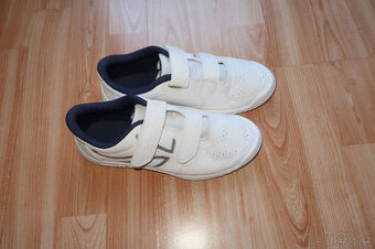 Bílé tenisky_Decathlon_vel. 36