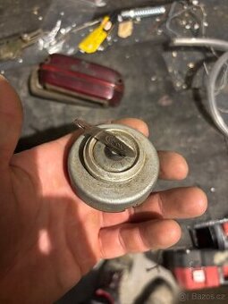 Spinaci skřinka na dynamostarter