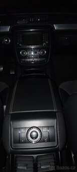 Mercedes R350 4MATIC 2007 (6 míst, PNEUMA). Cena 184 000 Kč.
