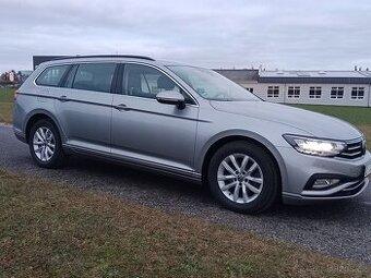 VW Passat 2.0TDi rok 2022 - 67.000 km - Rline