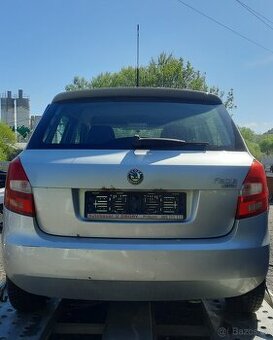 nd z škoda fabia 2 1.4 63kw stribrná bílá modrá