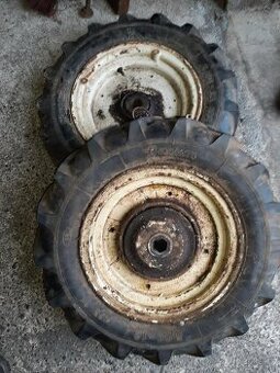 Kola šípáky  se závažím na Vari , Terra.