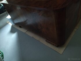 starožitný sekretář