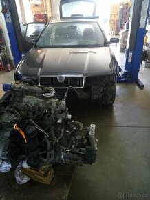 Škoda Octavia kapota