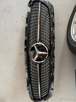 MERCEDES PŘEDNÍ MASKA
