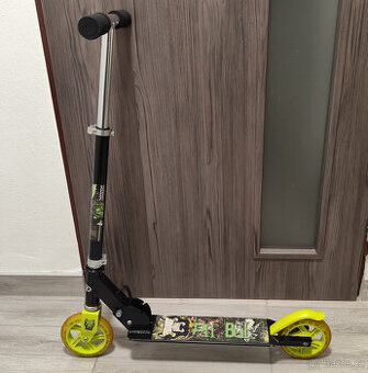 Prodám dětskou koloběžku WORKER PitBul Pro LED svítící koleč