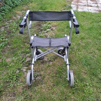 Čtyřkolové chodítko skládací