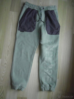 Tepláky Reserved vel. 146