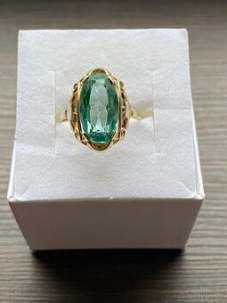 Zlatý dámský prsten