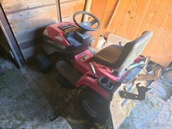 Prodám zahradní traktůrek