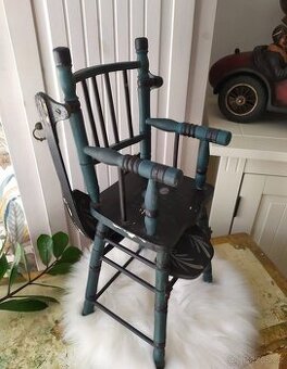 Dřevěná židlička pro penenky