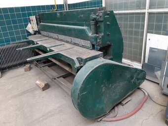 Nůžky na plech (tabulové nůžky)