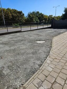 Komerčni pozemek k pronajmu