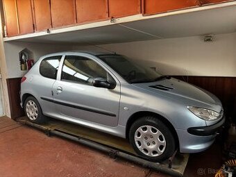 Peugeot 206 1.4i (55 kW), r.v. 2003, STK do 3/28