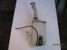 Daewoo nubira - nádržka ostřikovačů s motůrkem