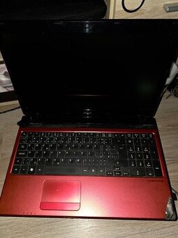 ACER ASPIRE 5560-8 GB RAM 750 WD +WD 500 GB