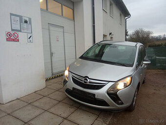 Opel Zafira Tourer 1,6 110kw - náhradní díly