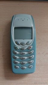 Retro mobilní telefon - Nokia 3410.