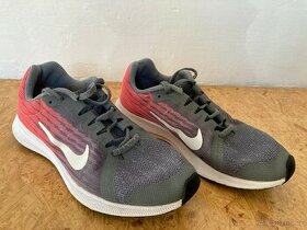 Sportovní boty Nike - 38