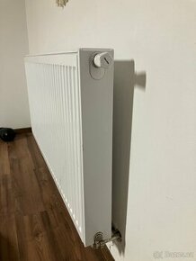 Deskovy radiator 1200 x 100 Heimeier