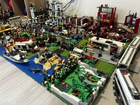 Lego město cca 25kg,300 figurek+plno lega na složení
