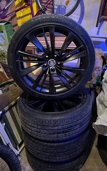 ALU kola a letní pneu 235/40/19