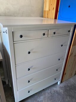 IKEA Hemnes komoda se 6 zásuvkami - bílá lesklá