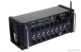 Behringer X Air XR16