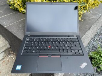tenké Lenovo T490s - procesor i7, 16GB RAM, dlouhá výdrž bat