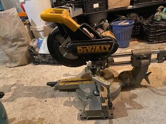 Pokosová pila Prodám DeWalt DW 708-QS