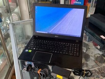 15,6 Acer Intel i5 8gb RAM 1000GB SSD pěkný stav