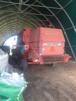 Obilní kombajn Massey Ferguson 38