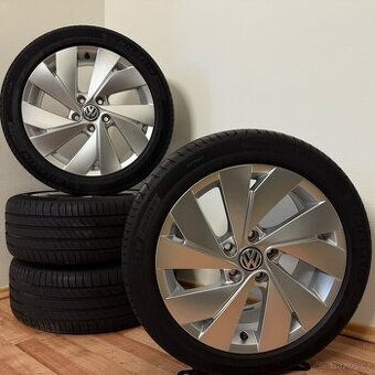 VW GOLF VIII 8 5x112 R17 ET51+LETNÍ 225/45R17 6mm