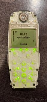 Nokia 3310 bez krytu - restartuje se